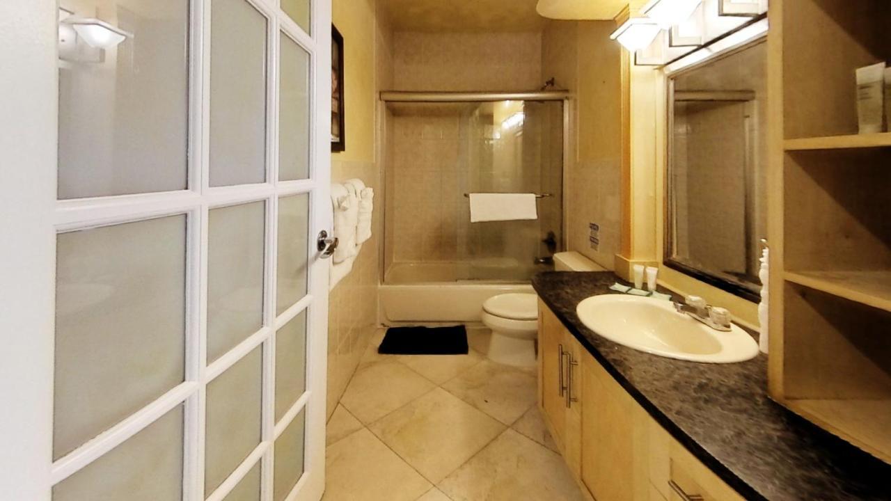 Castle B17 Contemporary With Pool, Access And Free Parking Сasa de vacaciones