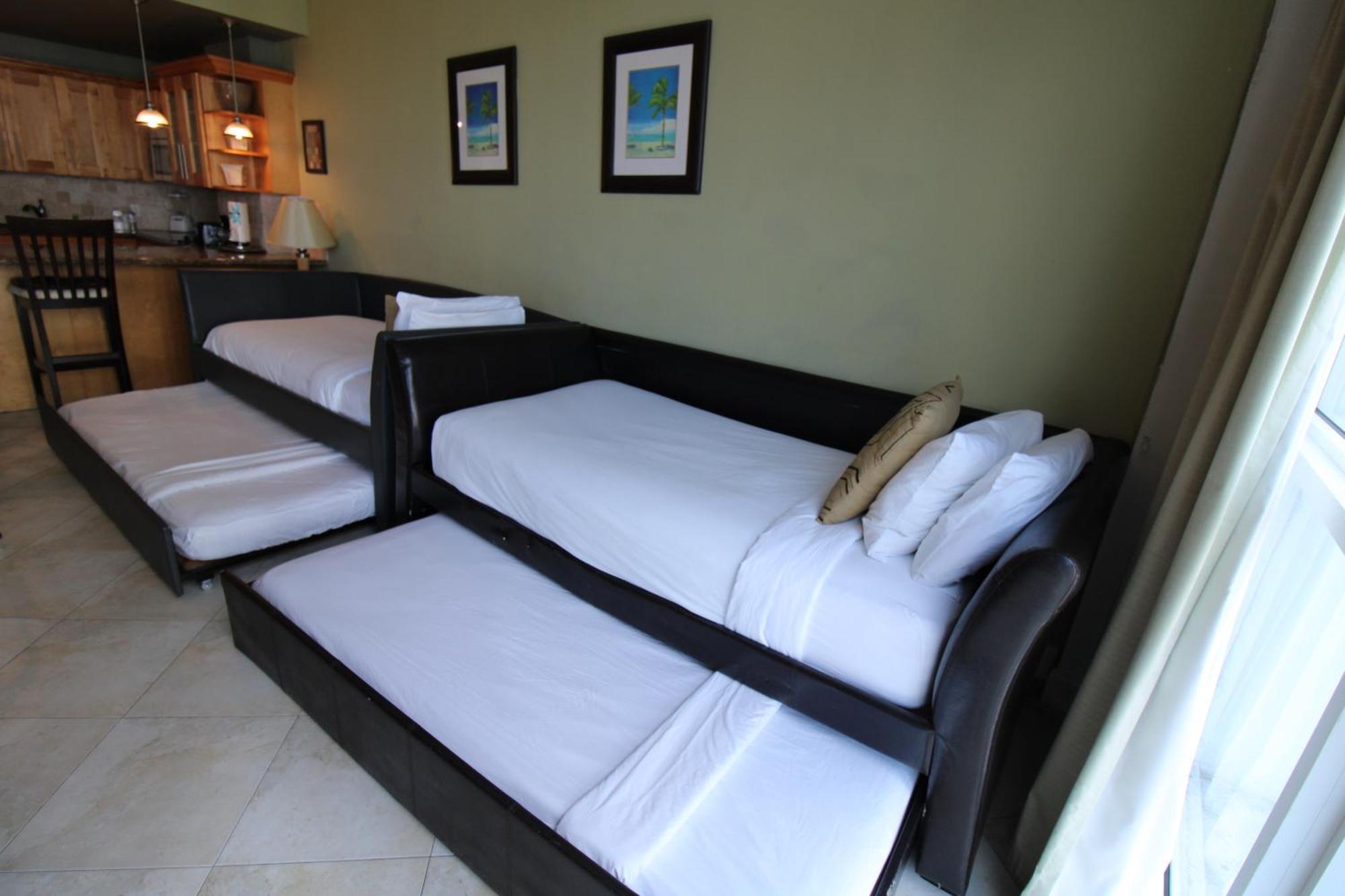 Сasa de vacaciones Castle B17 Contemporary With Pool, Access And Free Parking